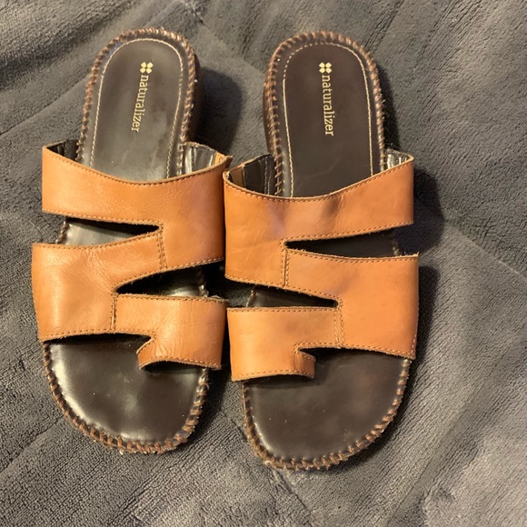 naturalizer slip on sandals
